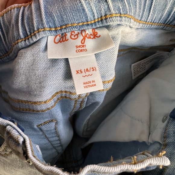 Cat & Jack Girls Light Blue Jean Shorts - Picture 4 of 4